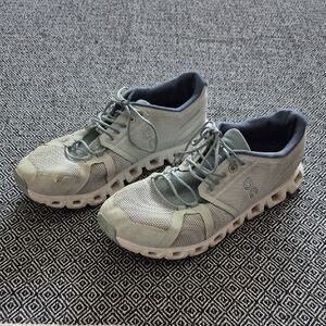 On Running Men's Light Gray Athletic Shoes